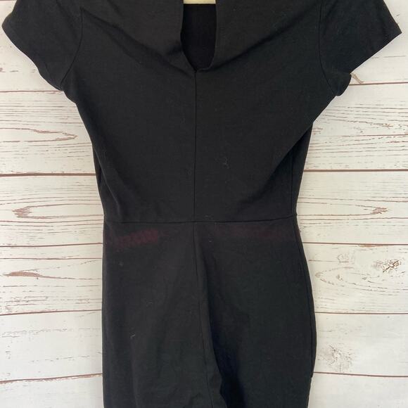 Windsor S Black Basic Short Sleeve High Mock Neck Keyhole Biker Short Romper - Picture 3 of 10